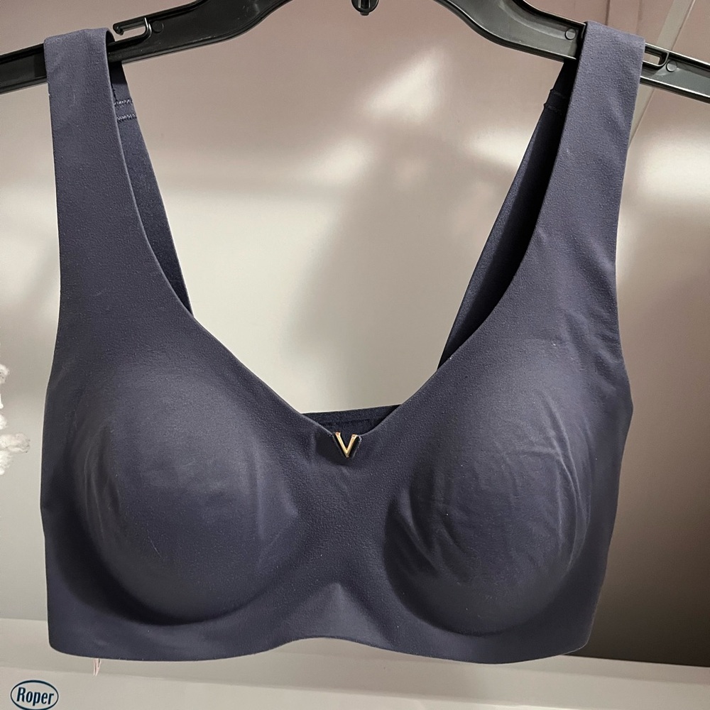 Victoria’s Secret large sports bra